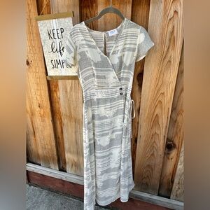 Sienna Sky Gray and White Midi Dress